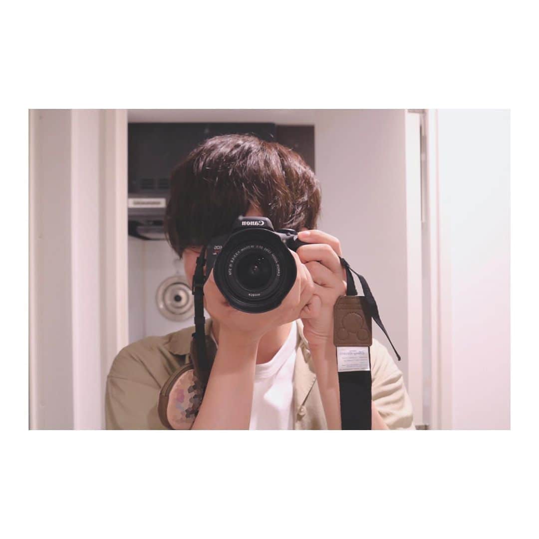 朝田淳弥のインスタグラム：「📸 .  #朝田淳弥 #一眼レフ #カメラ #レンズ越しの私の世界」