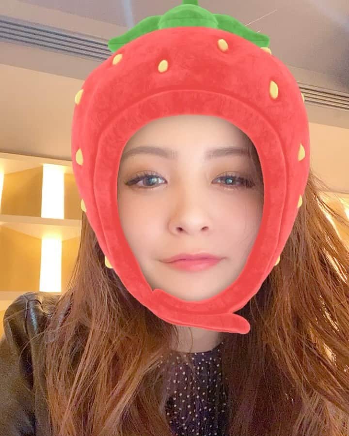 もえぴーのインスタグラム：「テーマ『コロナよ、隠れてないで　かかってこい』🦠🦠#自粛させていただきます ． ． ． #いつもインスタ見てるパパへ。かわいい娘はげんきだよ〜❗️」