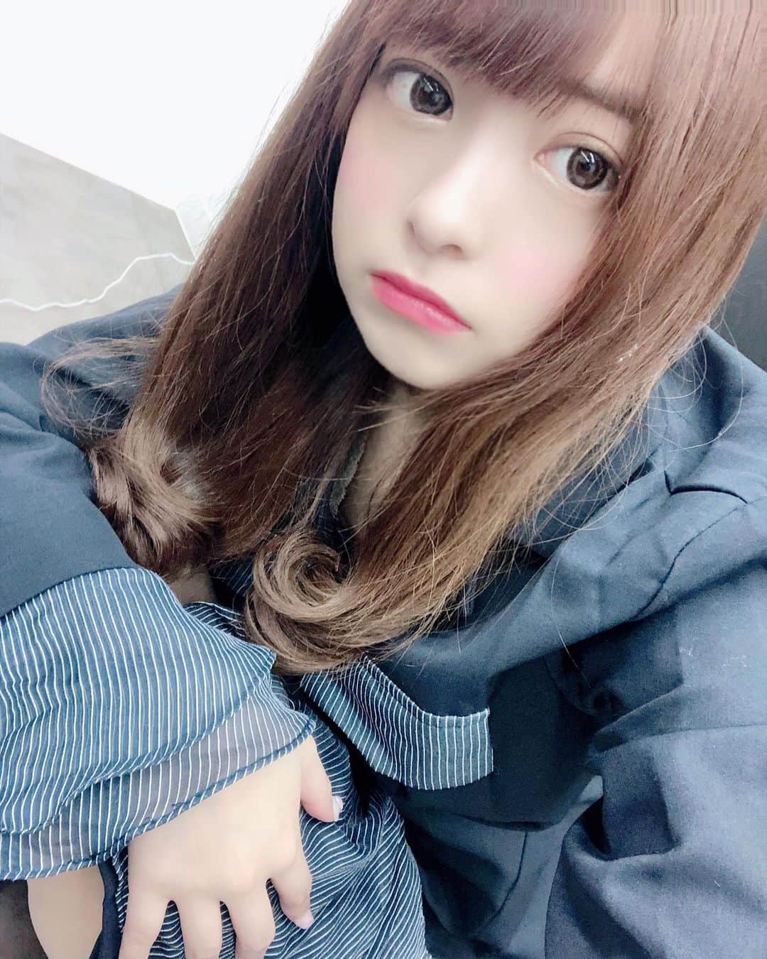 のインスタグラム：「おやすみ⭐  #goodnight #⭐️ #夜　#桜もこ　#instagood #instagram #japanesegirl #japanesemodel #happy #打ち合わせ　#メイク　#事務所　#モテたい　#可愛くなりたい　#綺麗になりたい　#diet」