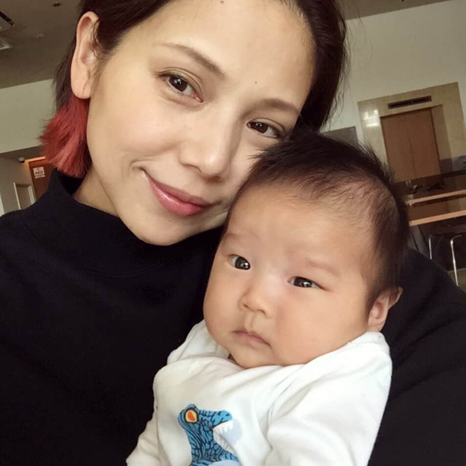 西方凌さんのインスタグラム写真 - (西方凌Instagram)「* * 先日、半年振りにサロンへ💇‍♀️ 娘が好きなピンクをチョイス ...