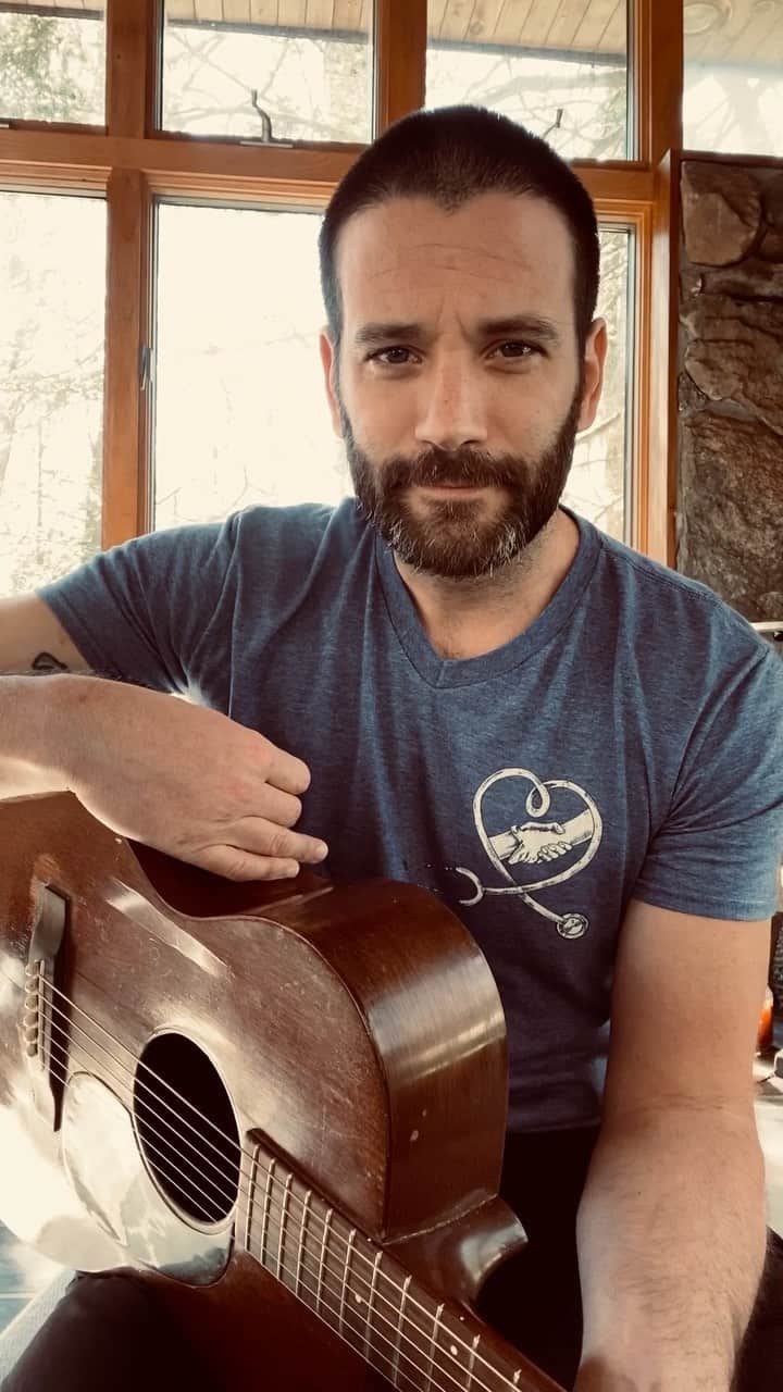 コリン・ドネルのインスタグラム：「I never share my own music. But I did this tune on @sethrudetsky & @jameswesleynyc’s show the other night because of @pattimurin’s encouragement.  I’ve also been inspired by all the folks sharing their talents on here so here’s that same tune #livefromhome.」