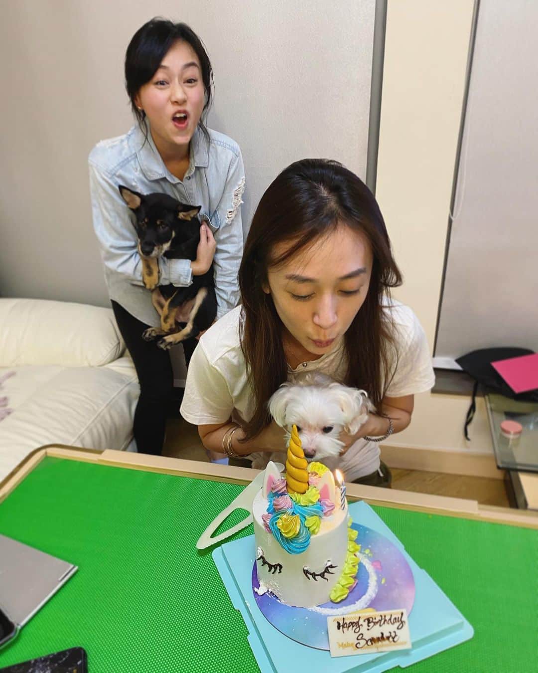 ジャクリーン・ウォンのインスタグラム：「螳螂捕「嬋」🤪 happy birthday sis, so good to be back by your side @scarlett328 😌😙1 2 3 4 無犯法👌🏻」