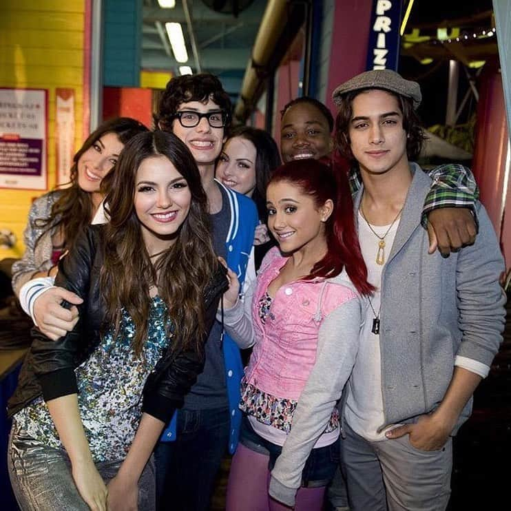 レオン・トーマス3世さんのインスタグラム写真 - (レオン・トーマス3世Instagram)「I cant believe it’s been 10 years since we premiered the first episode of victorious. That’s an experience I’ll cherish and hold onto forever. I’ve made life long friends in all of you. I want to give a big thank you to fans for continuing to support us all over the years. ❤️#victorious10yearanniversary」3月28日 1時58分 - leonthomas