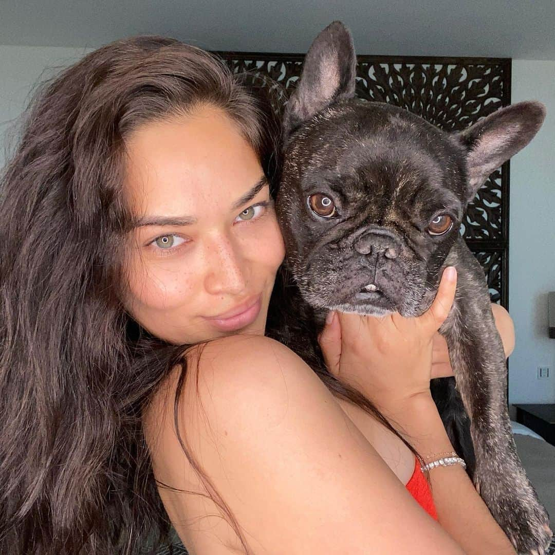 シャニーナ・シャイクさんのインスタグラム写真 - (シャニーナ・シャイクInstagram)「My #quarantinecompanion ❤️🐾」3月28日 1時50分 - shaninamshaik