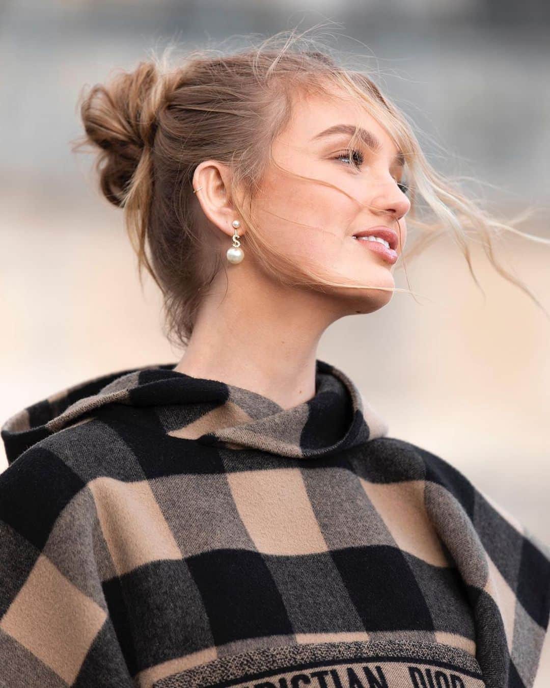 ロミー・ストリドのインスタグラム：「Dreaming about all of this being over... 💭」