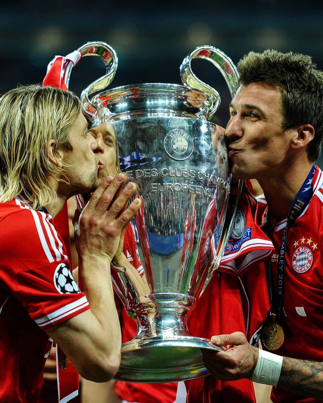 バイエルン・ミュンヘンさんのインスタグラム写真 - (バイエルン・ミュンヘンInstagram)「Heroes live FOREVER! 🏆🔥 #FlashbackFriday #Wembley2013  ____ #MiaSanMia #FCBayern #packmas #ChampionsLeague #Champions #UCL #football #soccer #Fußball @championsleague」3月28日 3時06分 - fcbayern