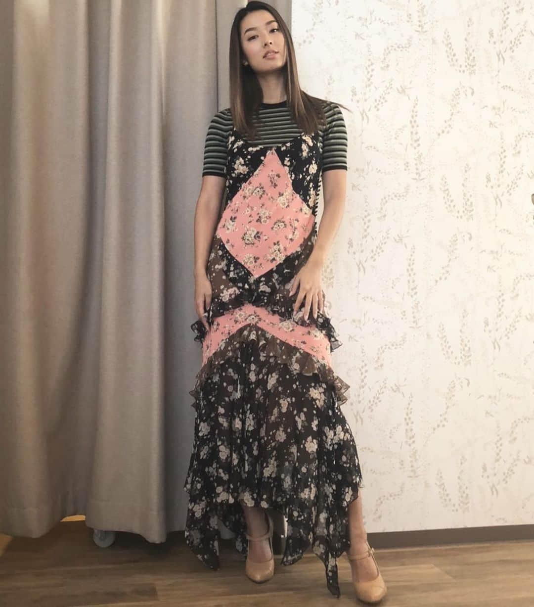 岸本佳子さんのインスタグラム写真 - (岸本佳子Instagram)「Amazonプライムで「グータンヌーボー」観れます🌸すみれちゃんもゲストで出ています🎀 ・ #sumire in #michaelkorscollection Styled by me @yoshico_kishimoto 👗」3月28日 13時00分 - yoshico_kishimoto