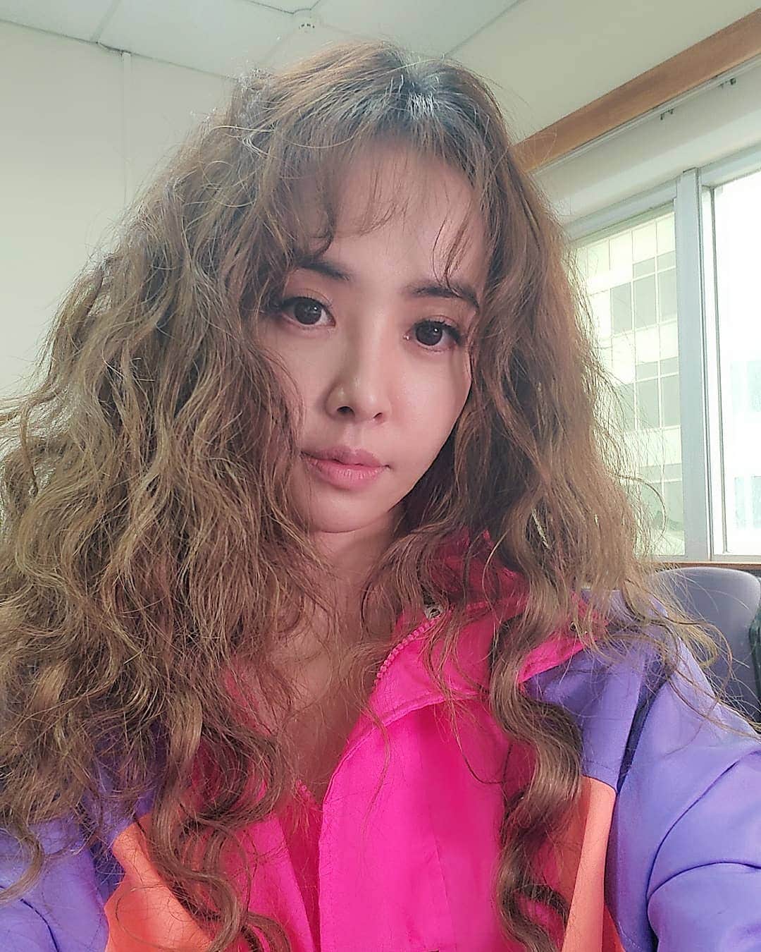 ジョリン・ツァイのインスタグラム：「I feel......... #HAIRY today 🥰🥰🥰 and u? #puma」