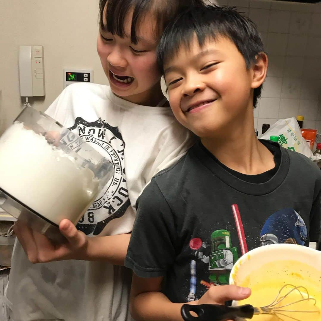 増山敬子さんのインスタグラム写真 - (増山敬子Instagram)「こないだ、子供たちとシフォンケーキ作ったの！今日は1日勉強day. さて、どれくらい頑張れるかな😂 携帯やゲームは夜までやらず時間設けました!」3月28日 13時14分 - keikomasuyama