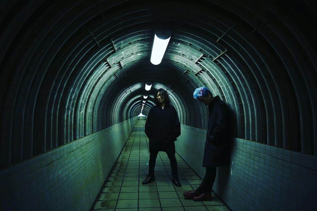 Ju-kenのインスタグラム：「MY WAY MY LOVE のNew EP  どこで買えば良いのか？と  沢山のお問い合わせありがとう  2020年 3月27日リリース mywaymylove  New EP "BALL AND CHAIN " 以下より購入頂けます。  https://file13records.bandcamp.com/album/ball-chain-ep  因みにiTunesは、数日後に始まります  #mywaymylove #newep #ballandchain #file13records」