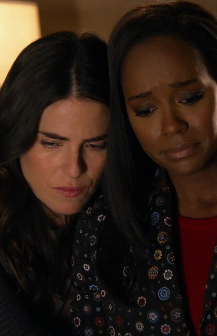 カーラ・ソウザのインスタグラム：「I’ve spent the last six years with this cast and crew so I definitely am not ready to say goodbye! Tune in on April 2nd at 10pm ET/7pm PT for the first of the six-episode @howtogetawaywithmurder series finale event!  And if you’ll be binge watching earlier seasons, text me at 310-421-0793 so we can talk about all things #LaurelCastillo ❤️」