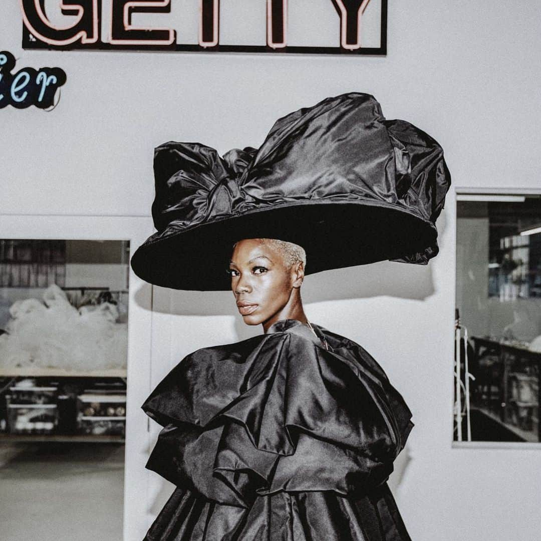 August Gettyさんのインスタグラム写真 - (August GettyInstagram)「“You rang?...” The beautiful @eromomen in the Milano hat and shoulder piece. Shot by @christaanfelber for @telegraphluxury.」3月28日 6時40分 - augustgettyatelier