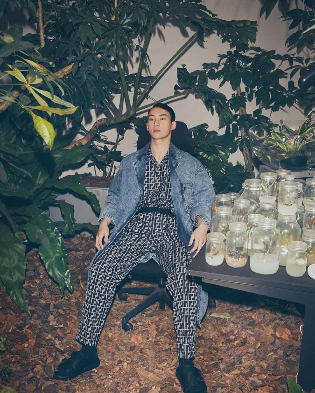 倉岡晋也のインスタグラム：「I need this office stylist /art director @shinyakuraoka @renomaparis_jp @renomaparisofficiel  Thanks @10npei @_masa_hair_ @dragonmale0204 @untlim @luxury_of_less @mozuchang」