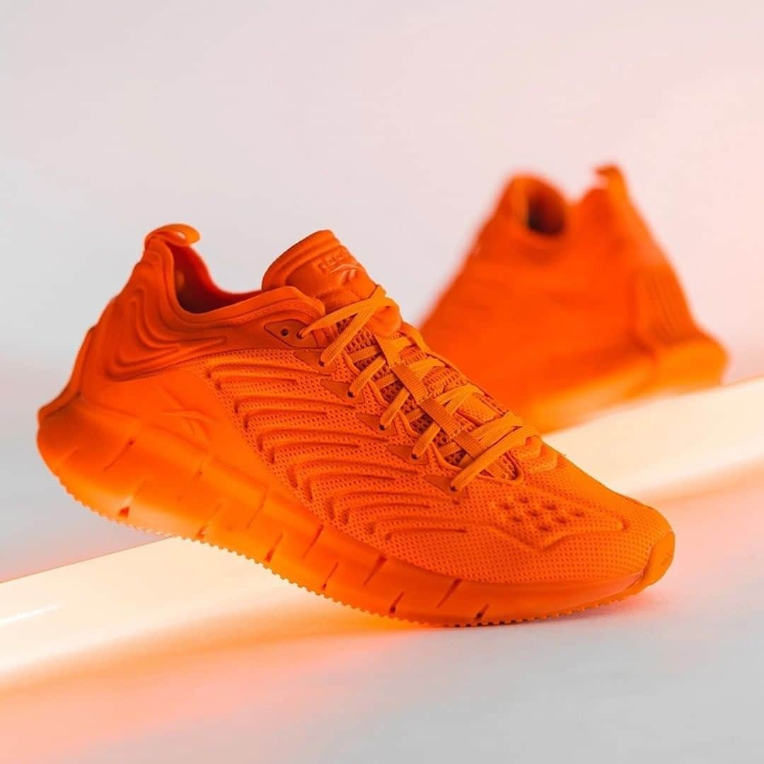 Sneaker Newsさんのインスタグラム写真 - (Sneaker NewsInstagram)「The Reebok Zig Kinetica continues its collaborative run with this tonal bright orange take by @mitasneakers. These are expect to hit select retailers in April. Link in bio for full details.」3月28日 9時01分 - sneakernews