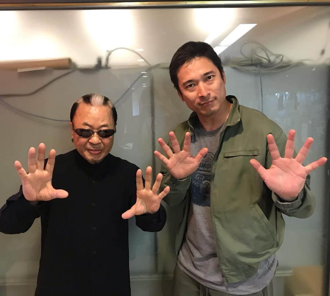 井手大介さんのインスタグラム写真 - (井手大介Instagram)「嬉しい！#futurescape のゲストのMR.マリックさんと写真を撮ってもらいました^_^ 来てます。来てます。#きてます #ハンドパワー」3月28日 10時37分 - daiskeide