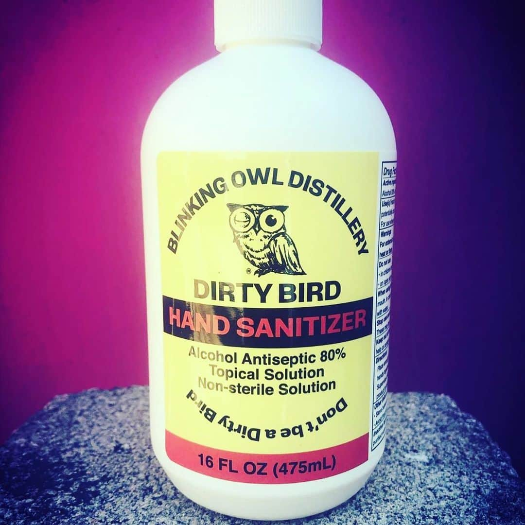 カーステン・ヴァングスネスさんのインスタグラム写真 - (カーステン・ヴァングスネスInstagram)「@blinkingowl #dirtybird Santizer is now online. 🦉💖」3月28日 12時12分 - kirstenvangsness