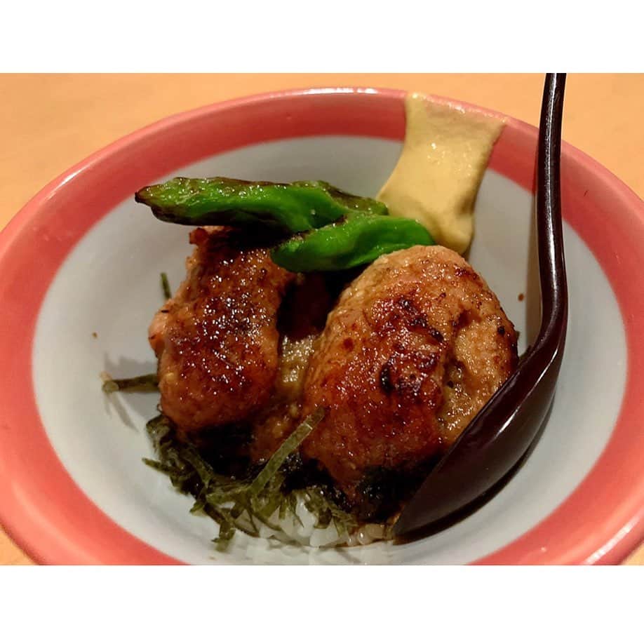 百合華さんのインスタグラム写真 - (百合華Instagram)「東京銀座８丁目にある焼鳥割烹『井』にて女子会ディナータイム🥰🥰🥰 ﻿ ﻿ 今回は世界最高峰の創作焼鳥ディナーコースをいただきました🎶﻿ ﻿ 鶏の生つくねトリュフ掛け✨﻿ ﻿ みんなで和気藹々と旅行やグルメの話に花を咲かせながら、最高級のブランド鶏を使用した極上の焼鳥を堪能する事が出来ました❤️ ﻿ ﻿ #japan﻿ #日本﻿ #tokyo﻿ #東京﻿ #ginza﻿ #銀座﻿ #銀座８丁目﻿ #焼鳥﻿ #焼き鳥﻿ #焼鳥割烹﻿ #dinner ﻿ #dinnertime ﻿ #ディナータイム﻿ #ディナーコース﻿ #女子会﻿ #女子会ディナー﻿ #生つくね﻿ #truffle ﻿ #トリュフ﻿ #和気藹々﻿ #旅行﻿ #グルメ﻿ #花を咲かせる﻿ #美食﻿ #美食家﻿ #aumoグルメ﻿」3月28日 12時19分 - yurika.lovelily