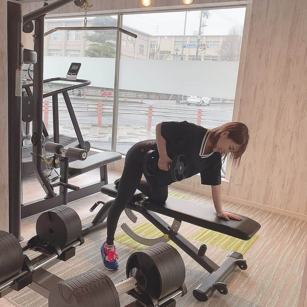 川崎成美さんのインスタグラム写真 - (川崎成美Instagram)「朝からトレーニング🏋️‍♂️💦 . ジム ( @revias_official )  トレーナー ( @yuji_masuda_coach )  最近は週2ペースでパーソナルトレーニングをしていただいてます😊食事にも気をつけて頑張ります！！プロテイン飲むの好きだから楽しい🥺（笑） プロテインはmyprotain飲んでます☺️💭 . #パーソナルトレーニング #myprotein」3月28日 12時44分 - naru_1127