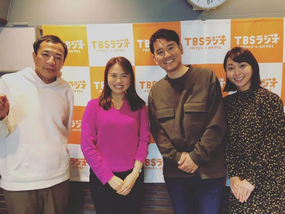 平野 早矢香さんのインスタグラム写真 - (平野 早矢香Instagram)「明日3月29日(日)は #TBS #S⭐︎1 #エスワン #深夜0時から #生出演です  今日は大好きなラジオ📻 #TBSラジオ　 #ナイツのちゃきちゃき大放送  に出演させていたいただきました😄 パーソナリティの　#ナイツ　さんとは初めましてでしたが本当に素敵なお二人で、お話しやすい雰囲気を作ってくださいました😄調子に乗って私喋りすぎました（笑）そしてプライベートでも可愛がってもらっている　#出水麻衣アナウンサー　💕今日も変わらずお美しい😍😍😍楽しい時間はあっという間に終わってしまいました💦もっとお話したかったです😭 皆さまありがとうございました〜😄💕」3月28日 22時59分 - sayakahirano0324