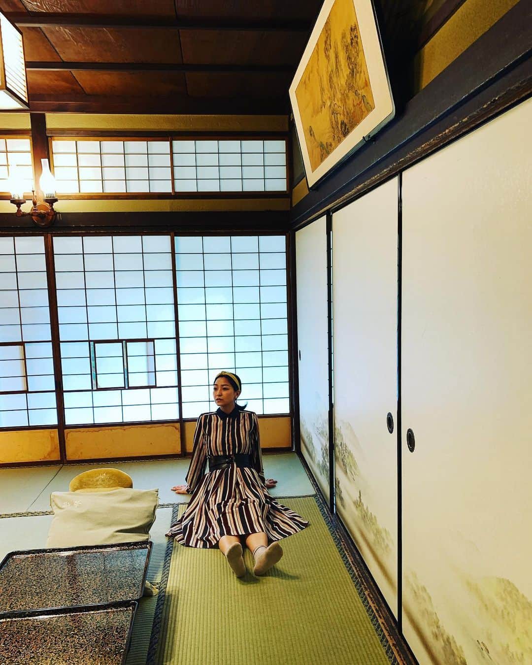 平田裕香さんのインスタグラム写真 - (平田裕香Instagram)「先日、 森鴎外が舞姫を書いたという旧邸があるホテルに気晴らしに宿泊した。  天然温泉第一号の温泉につかり、 チェックアウトギリギリまで寝て、ゆっくり過ごした。  明治に建てられた鴎外荘には樹齢250年の樹があったり、重厚な作りの蔵があったり。 もっとゆっくり長く居たかったな。 何だろ。あの居心地の良さは。  #鴎外荘　#根津　#上野　#明治　#森鴎外」3月28日 23時07分 - hirata_yukaco