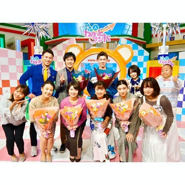 常盤よしこのインスタグラム：「若っ人ランド♫ 今日の放送で卒業をしました！！ 2年間大変お世話になりました❤️ 家族のような仲間に出会え 沢山の思い出ができました。 振り返るとあっという間で、 すごく楽しかった2年間。 ご縁と出会いに感謝しています。 大好きな皆さん、 本当にありがとうございました😊 ・ ・ 新年度若っ人ランドリニューアルしますょ♫ 私も楽しみにしています🤗 お楽しみに❤️」