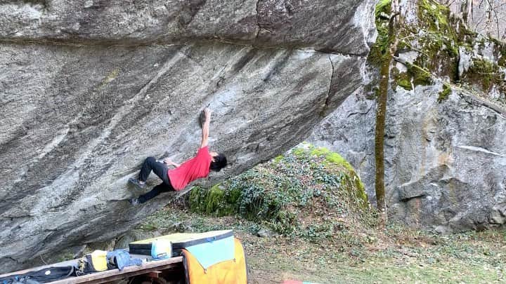 のインスタグラム：「#tb Hope things will settle down soon. I'll do what I can now to be back in this great place #Valbavona again. Stay safe and healthy everyone🙏  #climbing#bouldering#Switzerland#ボルダリング」