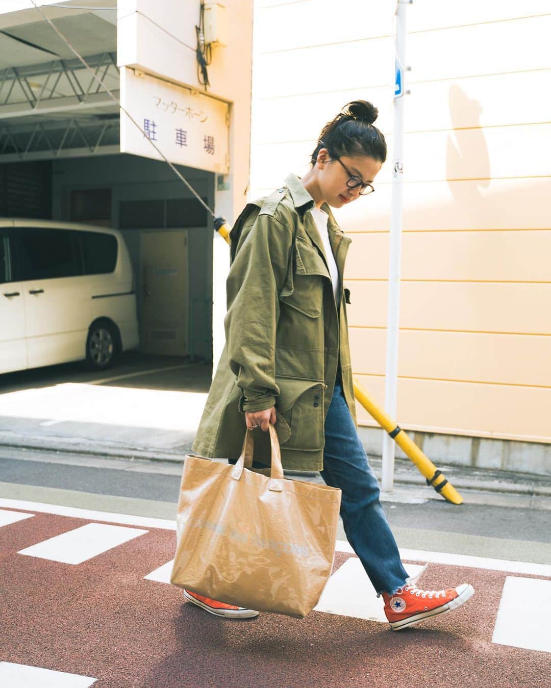 yukiのインスタグラム：「オレンジとカーキとデニム」