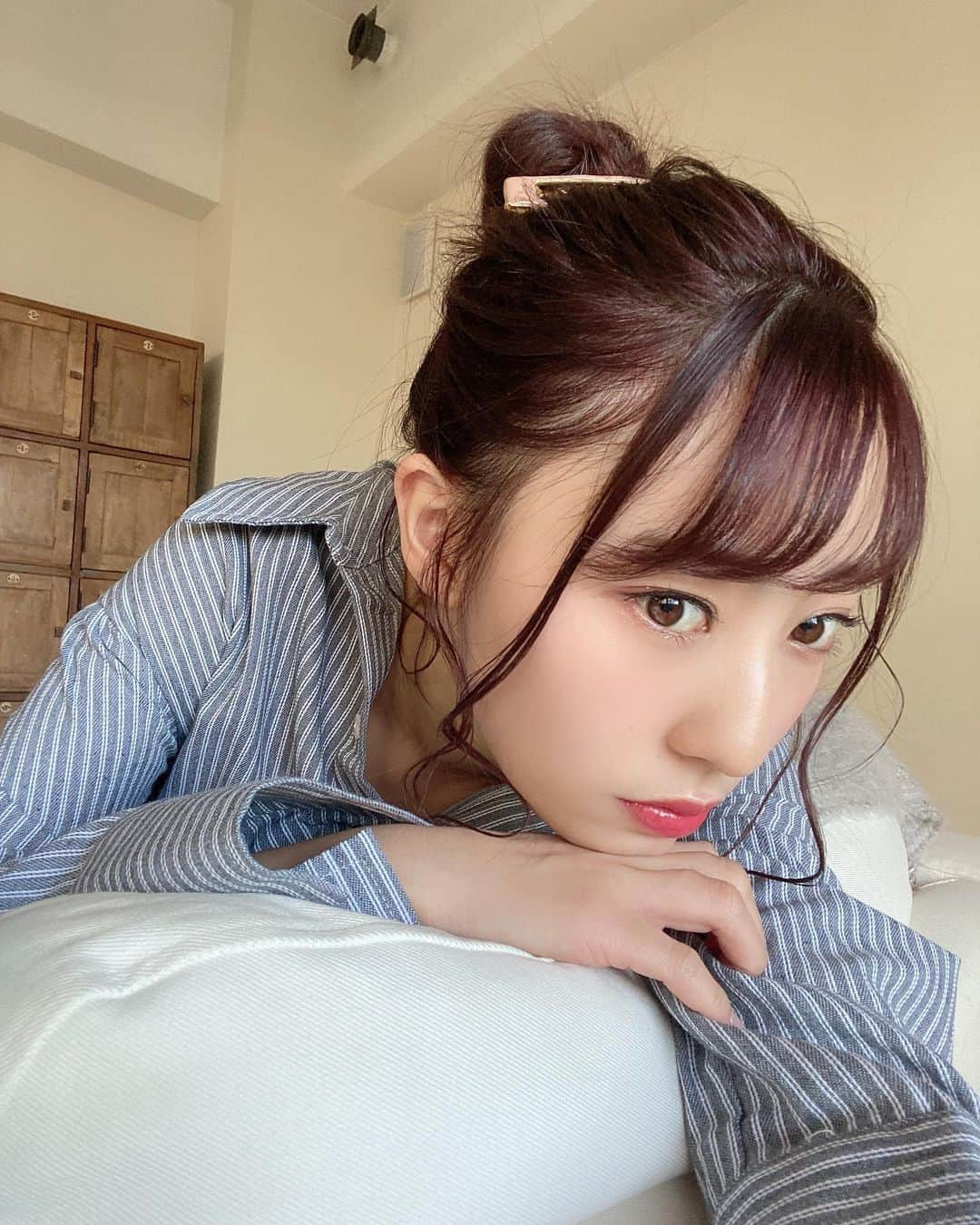 藤江れいなさんのインスタグラム写真 - (藤江れいなInstagram)「４月スタートの私のカレンダー、 もうGETしてくれた！？🥺💓 ネット販売のみなんだけど、イトーカンパニーBASEから買えるので是非お願いします(笑) #カレンダー2020」3月28日 16時00分 - 01nyan0201