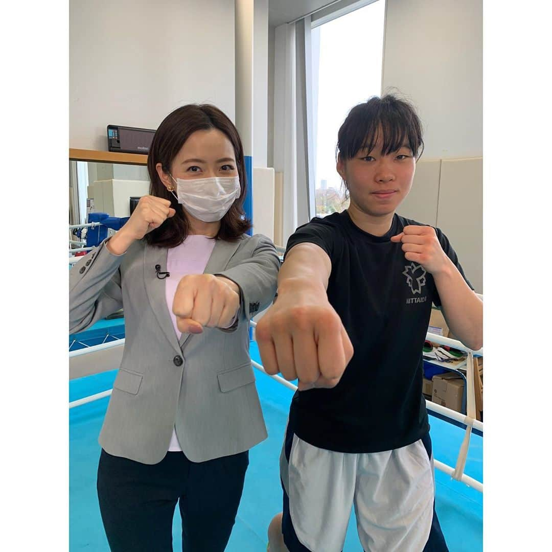 内田嶺衣奈さんのインスタグラム写真 - (内田嶺衣奈Instagram)「先日、ボクシング女子フェザー級で東京五輪代表に内定している入江聖奈(いりえ せな)選手の取材に行って来ました。 練習も見させて頂いたのですが、 迫力あるパンチに釘付けでした🥊  入江選手は現在日体大に通う現役大学生です☺️✨ キャンパスがとても綺麗で広くて日体大の環境の素晴らしさにも感動しました🥺  東京五輪の延期が決まった現在の心境や、 この1年間の過ごし方などについてうかがってきました。  今日のLiveNews it!で放送予定です📺  #女子ボクシング #フェザー級 #入江聖奈選手」3月28日 16時39分 - reina.uchida