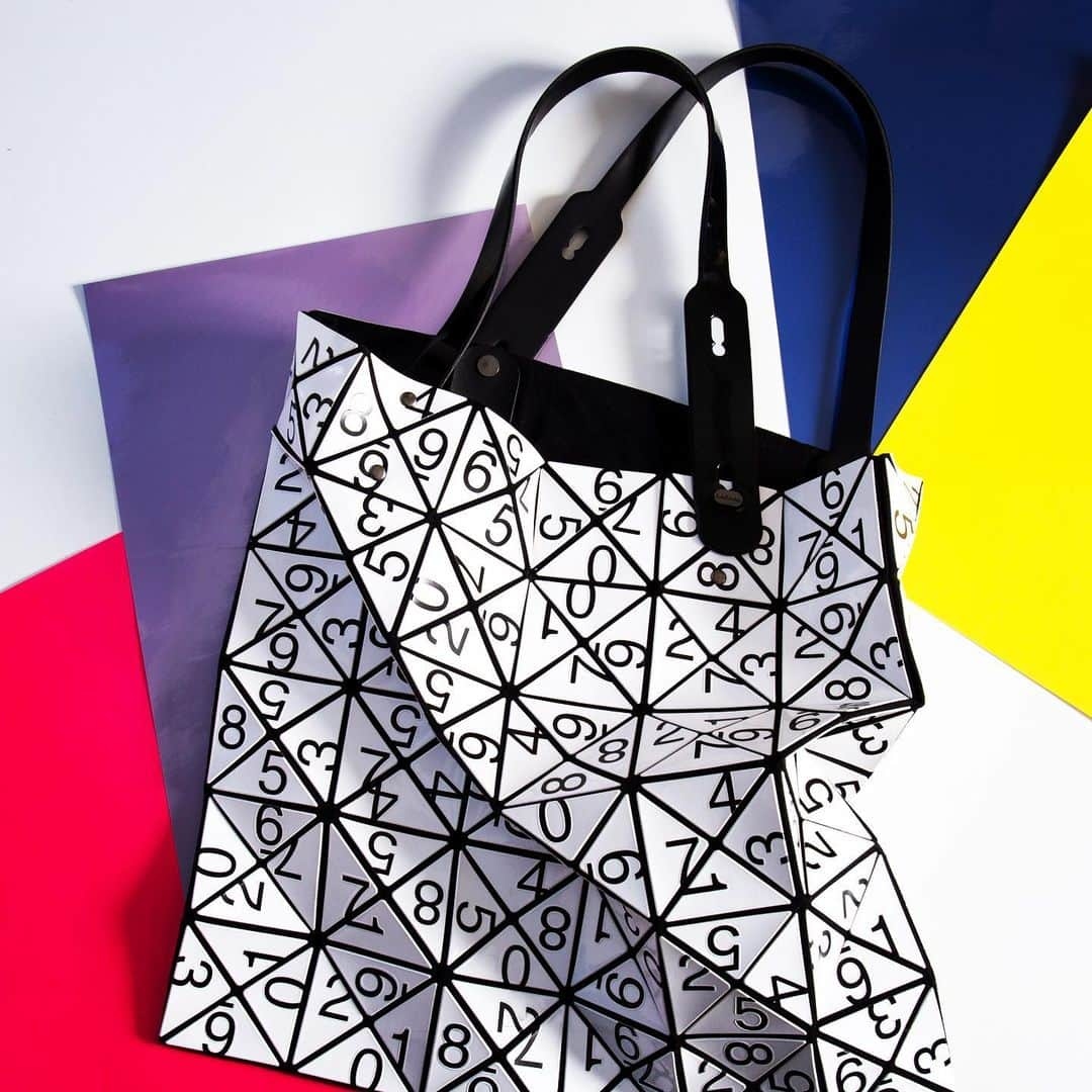 playfulさんのインスタグラム写真 - (playfulInstagram)「price down: BAOBAO ISSEY MIYAKE 6×6  数字プリントトートバッグ/¥43,780  新着商品はオフシャルサイトにて... (https://www.playful-dc.com)  #プレイフル #sale #古着 #古着買取 #ブランド古着 #お洒落さんと繋がりたい #DCブランド #ユーズド #ヨウジヤマモト #ジャンポールゴルチエ  #イッセイミヤケ #コムデギャルソン  #バオバオ #playful #jeanpaulgaultier #commedesgarcons #isseymiyake #yohjiyamamoto #isseymiyakehaat #pleatsplease#isseymiyakejapan #三宅一生 #used #baobab #撮影代行 #商品撮影」3月28日 16時36分 - playful_dc