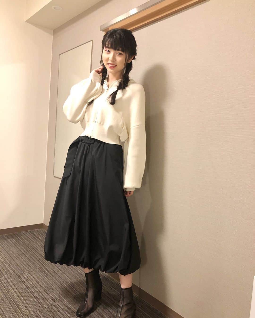 ジョナゴールドさんのインスタグラム写真 - (ジョナゴールドInstagram)「♥ 昨日放送された「ダウンタウンなう」で着ていた @royalparty_official さんの衣装です😘 ・ 衣装もヘアメイクも可愛くして頂いちゃいました🙈❤ 青森での放送も楽しみにしていてね❣️ ♥ #ダウンタウンなう #フジテレビ #ロイヤルパーティー #royalparty #ringomusume #jonagold #りんご娘 #ジョナゴールド」3月28日 17時23分 - jonagold_0323