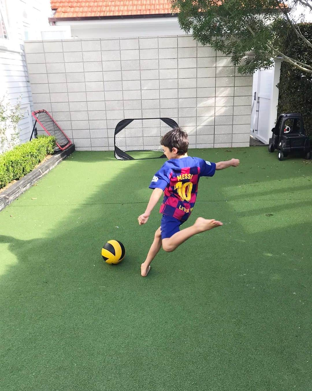 ダニエル・カーターさんのインスタグラム写真 - (ダニエル・カーターInstagram)「Happy 7th birthday to my little champion, love you so much Marco. #messi  #birthday #stayhome」3月28日 17時38分 - dancarter_