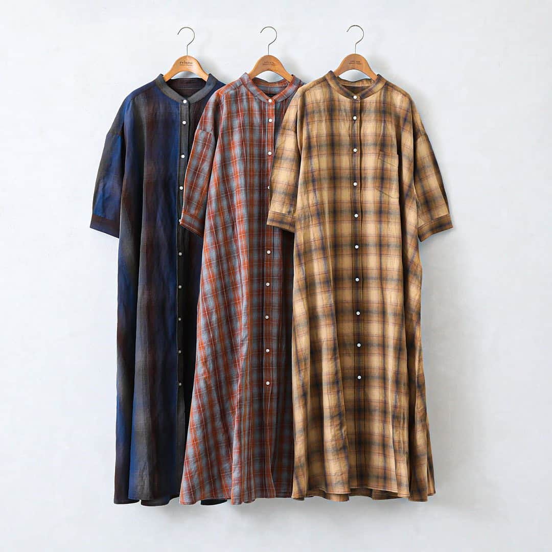 JOURNAL STANDARD relumeさんのインスタグラム写真 - (JOURNAL STANDARD relumeInstagram)「﻿ ﻿ \ Exclusive item / ﻿ ﻿ 歩く度に揺れるたっぷりとした裾のフレアとギリギリまで伸ばしたロング丈はrelumeでしか手に入らない別注仕様。﻿ ﻿ ゆったりとしたシルエットでボディラインを拾わないのも嬉しいポイント！軽さのある素材感なので、夏場でも涼しく着れる大人のチェックワンピース！﻿ ﻿ ﻿ #relume #shirtsdress #dress #onepiece﻿ #spring #relumewomen #2020ss ﻿ #journalstandardrelume #baycrews﻿ #レリューム #ジャーナルスタンダードレリューム﻿ #ベイクルーズ﻿ #plaid #exclusive #pendelton」3月28日 17時47分 - js_relume