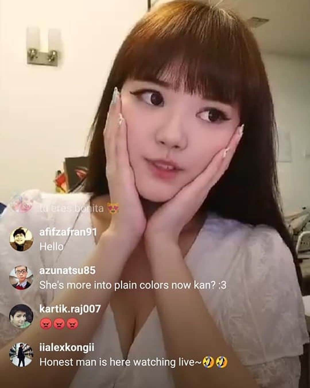 YingTzeさんのインスタグラム写真 - (YingTzeInstagram)「Yesterday’s IG Live 🥰❤️ ( random live but thanks for watching hahahahha ) Do you prefer IG live or Facebook Live ? _ Would you like to see more non gaming livestream ? 🤔 📸 Hasra Zim #blessed」3月28日 18時10分 - yingtze