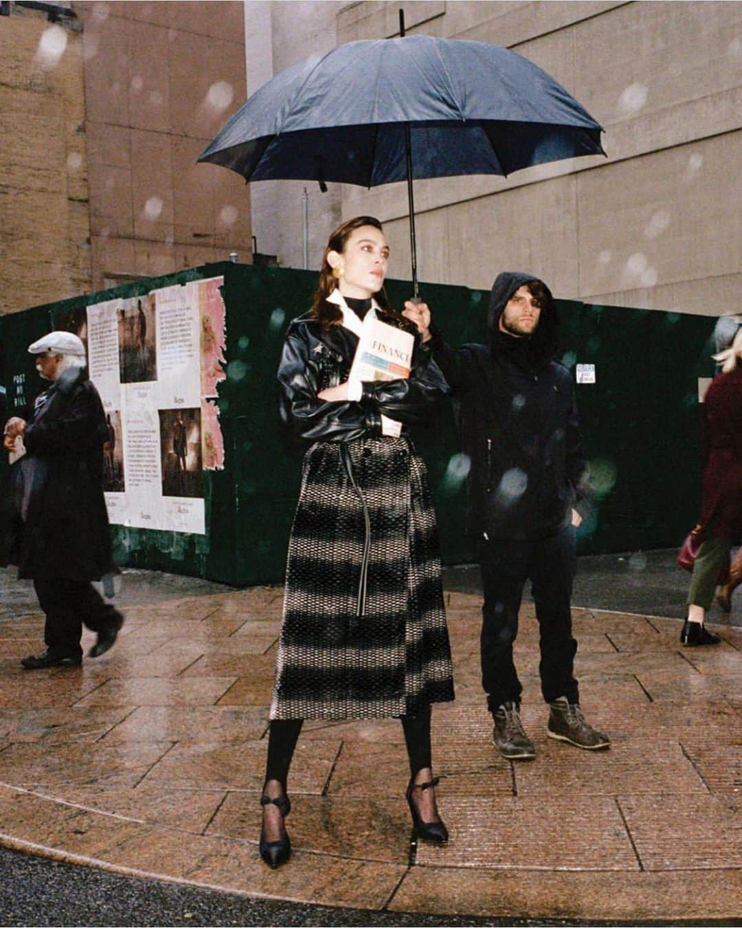 アレクサ・チャンさんのインスタグラム写真 - (アレクサ・チャンInstagram)「You can’t stand under my umbrella ella ella」3月28日 23時41分 - alexachung