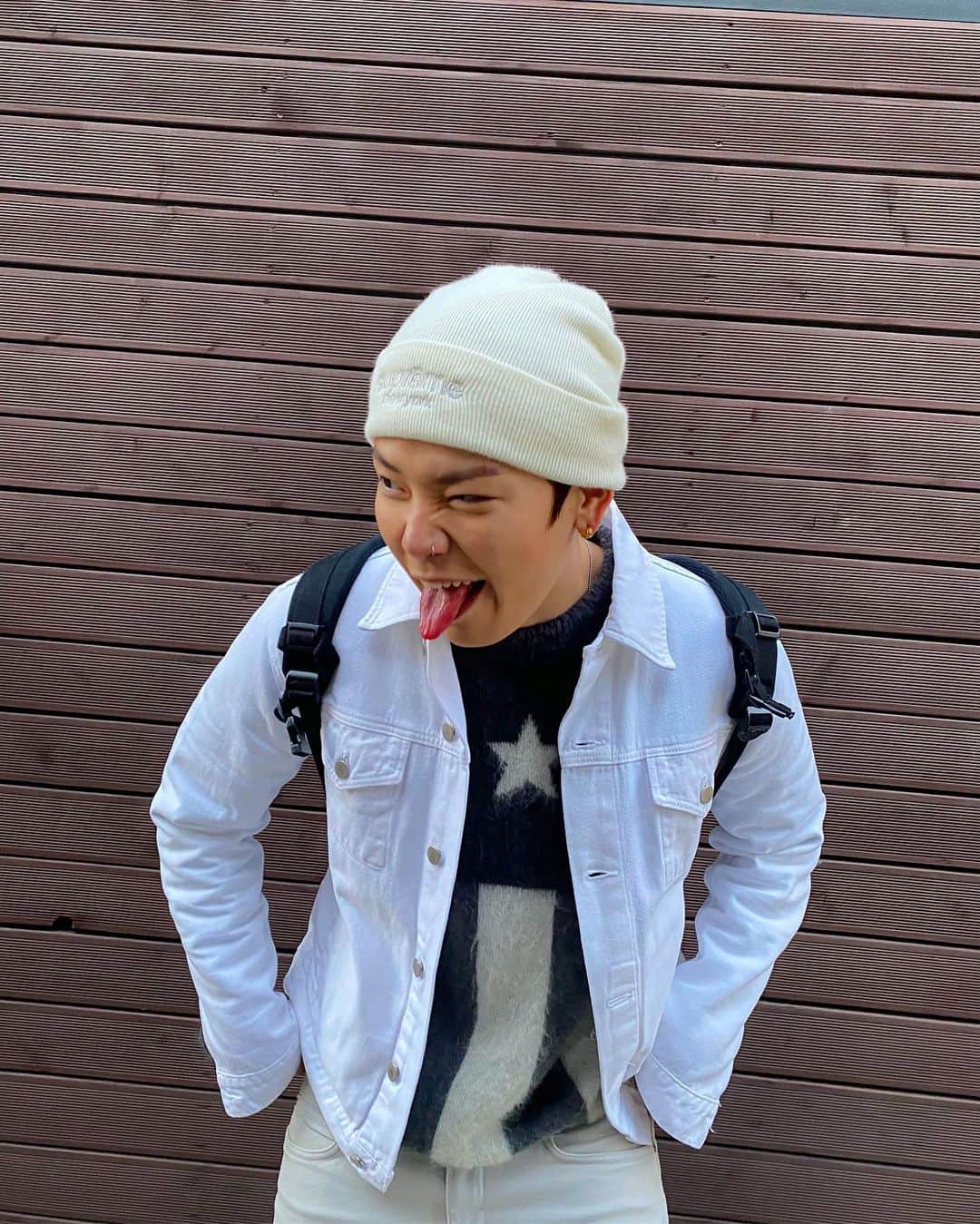 ZELO のインスタグラム：「😟😒😏」
