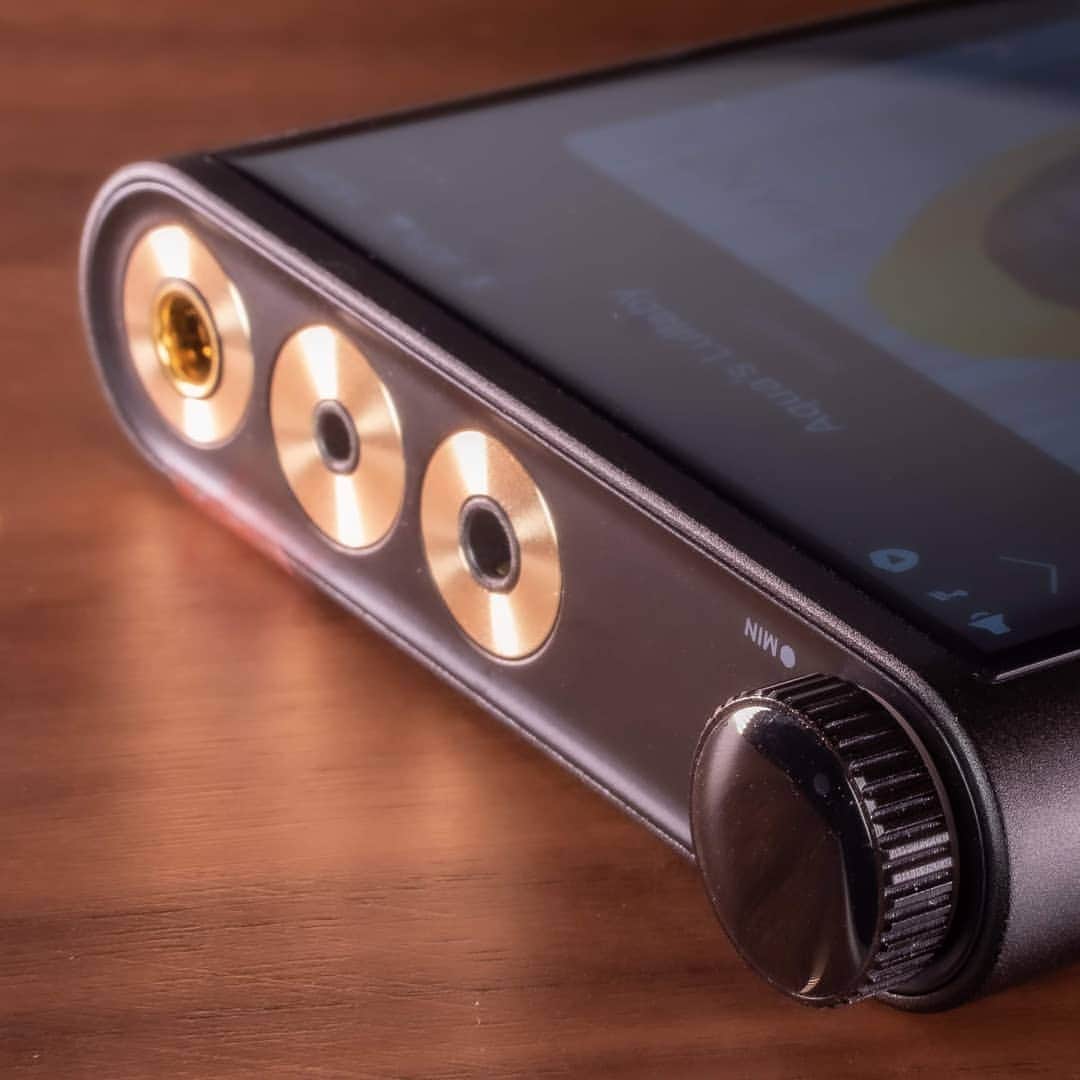 のインスタグラム：「このあと21時に動画公開！ といっても開封中心になりますが。  #fiio #m15 #fiiom15 #モニター購入 #PR」
