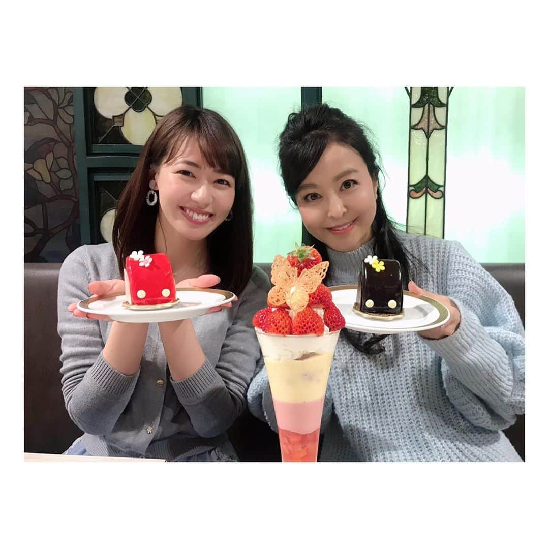 大西遥香さんのインスタグラム写真 - (大西遥香Instagram)「. 番組終わりの大桃さんと😍❤️ 可愛くて美味しいスイーツに囲まれて至福のひと時でした🍓✨ . #大桃美代子 さん #まるどり #コメンテーター  #スイーツ #デザート #パフェ #映え #ティータイム #女子会 #ホテルイタリア軒 #自分にご褒美」3月28日 20時53分 - hrka_onsh