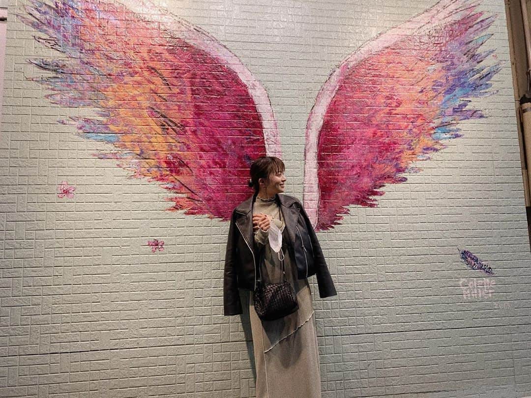 田中優衣さんのインスタグラム写真 - (田中優衣Instagram)「外出たい🧚 昔はやったよね この羽のやつ。」3月28日 20時53分 - heisei_8nen