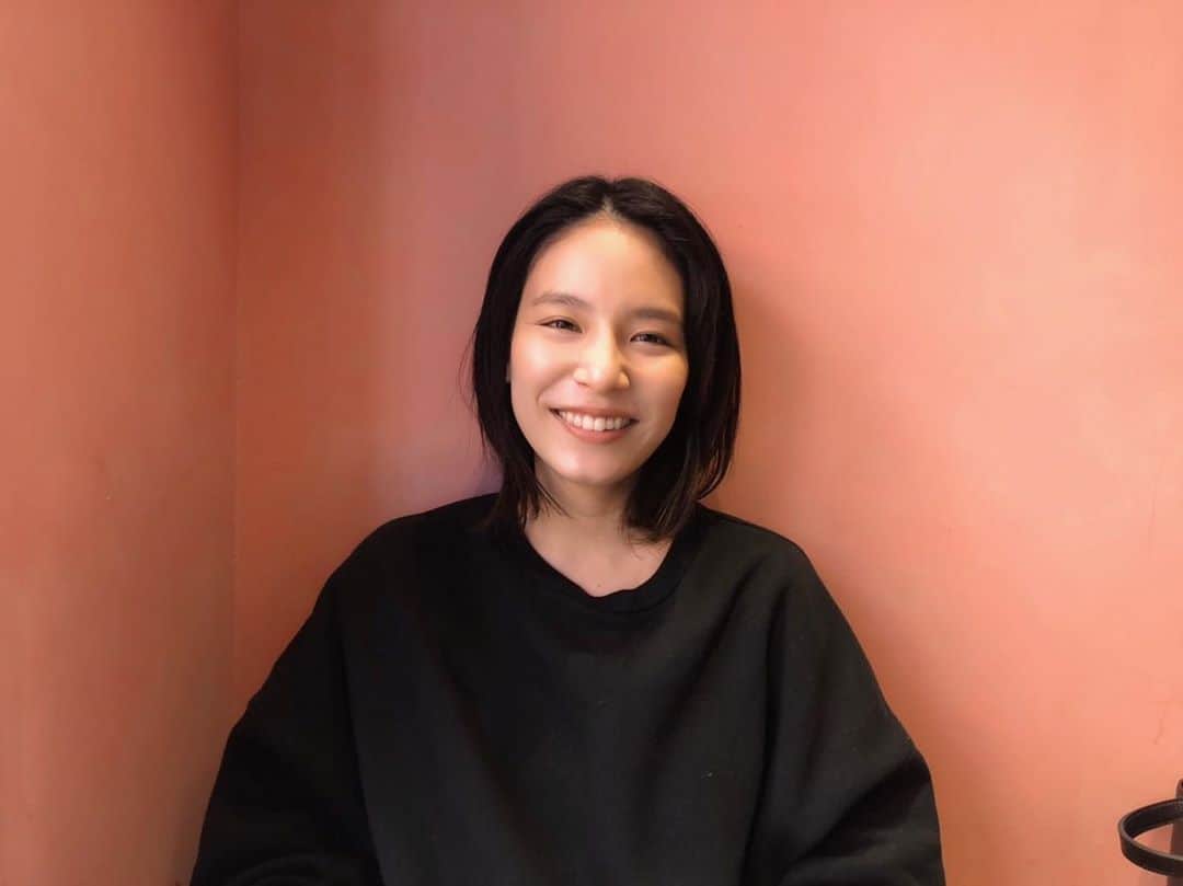 生越千晴のインスタグラム：「🦧 皆さん元気ですかー。﻿ 何をして過ごしてますでしょうか。﻿ 明日は日曜日。﻿ 何の日でしょーーか。﻿ 麒麟がくる日ですよ。﻿第11話。 今世の中はこんな感じなので。本当にもどかしいですが、おうちで麒麟がくるでも観ましょう🦒戦国の時代に想いを馳せましょう。 #麒麟がくる」
