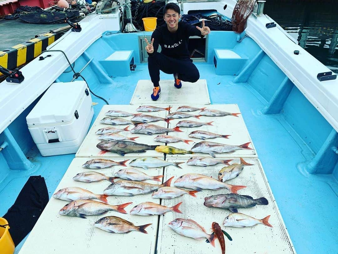 山本由伸さんのインスタグラム写真 - (山本由伸Instagram)「だーーいーぶ前の釣り🎣✨めちゃ釣れました✨ 楽しかったです〜！✨ #釣り #たいらば」3月28日 21時32分 - yoshinobu__yamamoto