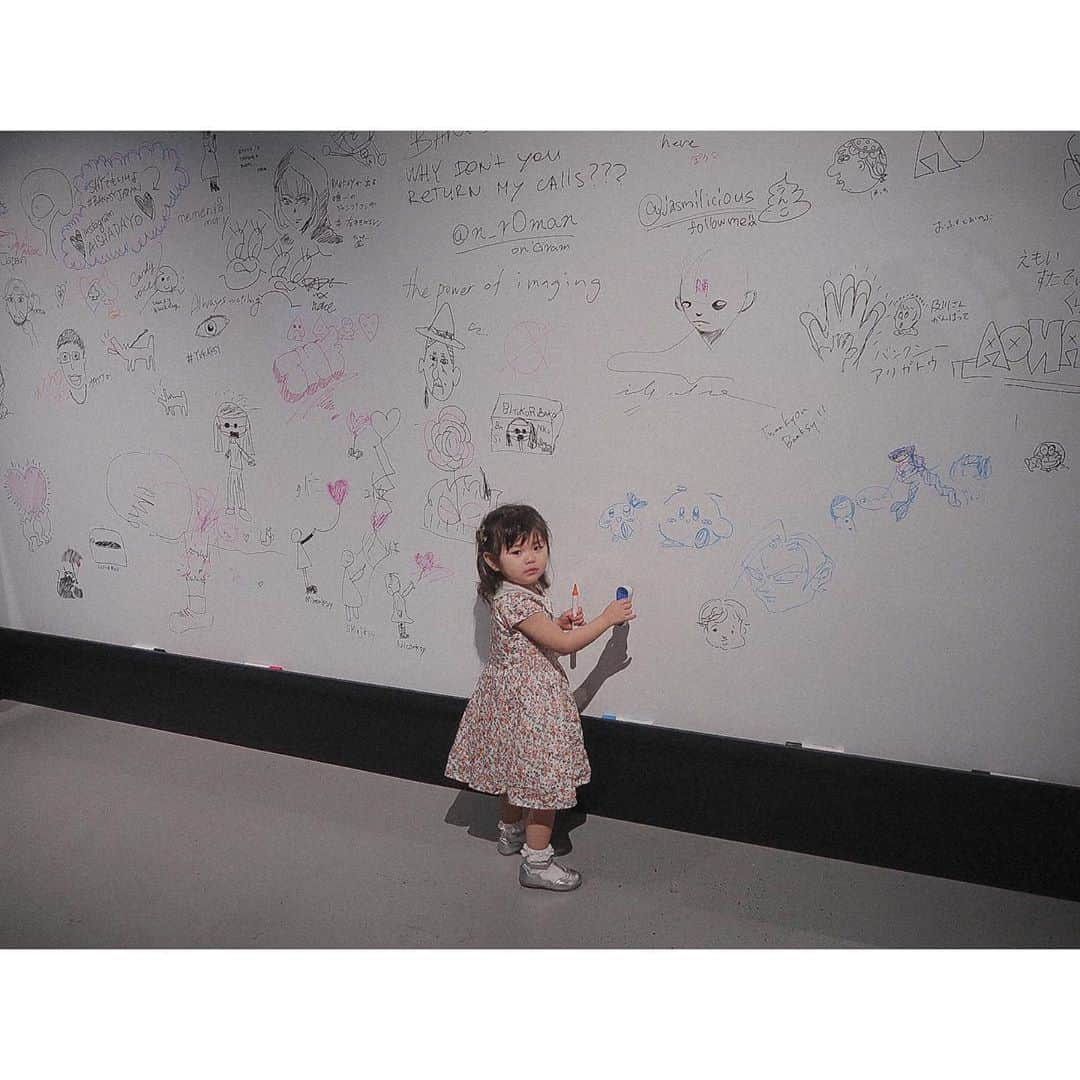 junko onagi ／小梛準子さんのインスタグラム写真 - (junko onagi ／小梛準子Instagram)「ㅤ︎ㅤㅤㅤㅤㅤ 🎈❤︎ ㅤ︎ㅤㅤㅤㅤㅤ 時差更新🙏 色々な意味を知ると面白く、 楽しかったです！  #バンクシー展 #天才か反逆者か  #geniusorvandal? #unauthorizedexhibition  #banksy  #banksygeniusorvandal  #banksyexhibition  #banksyjapan  #アソビル #アソビル横浜 #yokohama #asobuild  #stamphall」3月28日 21時56分 - jnco0417