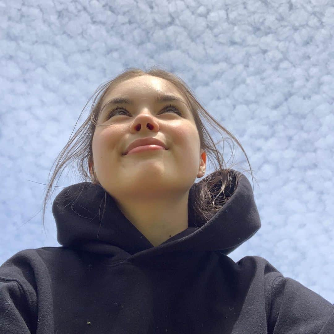 ランドリー・ベンダーさんのインスタグラム写真 - (ランドリー・ベンダーInstagram)「The clouds and my baby hairs were being WILD today」3月29日 7時28分 - landrybender