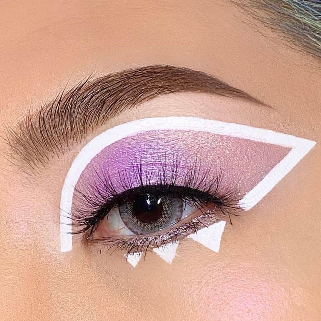 Jeffree Star Cosmeticsさんのインスタグラム写真 - (Jeffree Star CosmeticsInstagram)「Good morning everyone❣️ @cimti.makeup created this soft sparkle using shades from our #BloodLust palette along with our #MagicStar Concealer 💜🩸 #jeffreestarcosmetics」3月29日 0時00分 - jeffreestarcosmetics