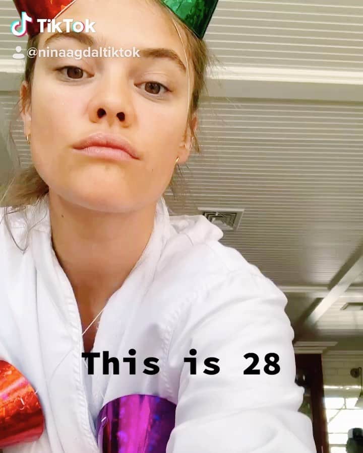 ニーナ・アグダルのインスタグラム：「28 is gonna be 🔥 stay safe everyone and thank you for every single one of your birthday wishes, you guys made my day in coronatine so special 💕」