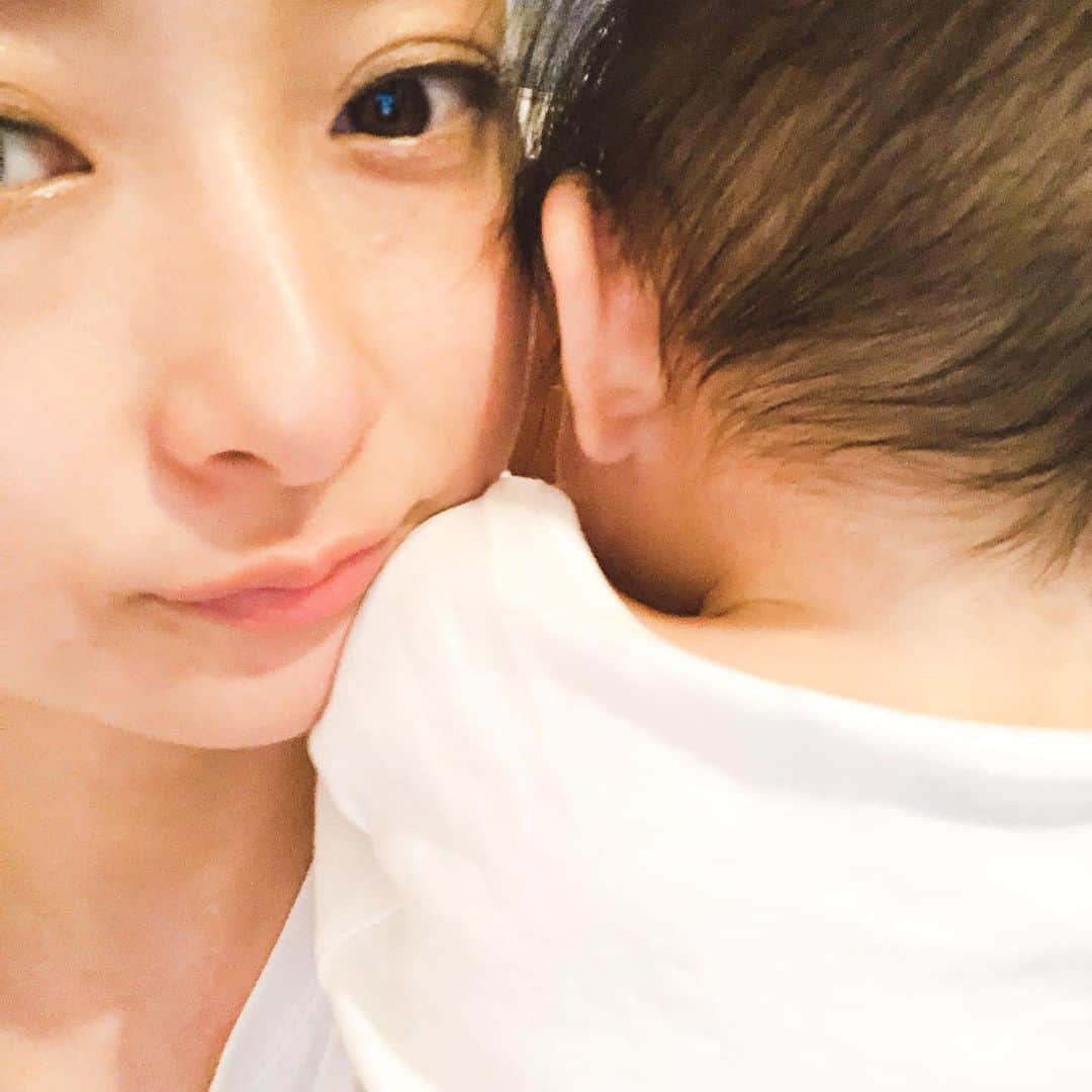 松本亜希のインスタグラム：「持病があるとコロナが本当に本当に怖い。 だから、ちゃんとおとなしくする。 感染しないように自分で自分と家族を守るの。 #おうち時間 #stayhome  糖尿病の皆さん、血糖値の乱高下は感染後重症化のリスクを高めます。 しっかり血糖コントロールをしましょう！」