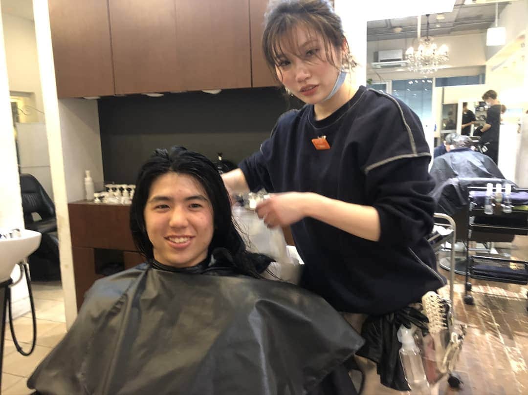 山本勇さんのインスタグラム写真 - (山本勇Instagram)「Hair cut today 撮影でスタイリストさんをしていただいた@pocopiconさんの勤務されてるお店、@careumeda でヘアカット✂️これからヘアケアのほうでちょこちょこお世話になります。学校にも近いのが嬉しい😄 ありがたいサポートに感謝💖 @care_salon  @careumeda」3月29日 1時31分 - isamuism