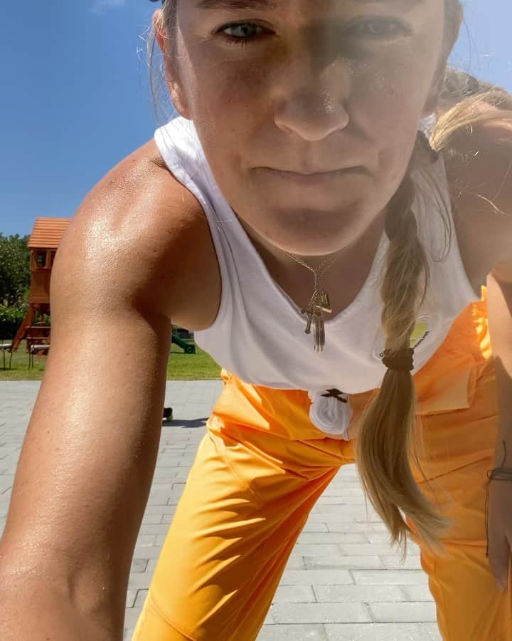 ビクトリア・アザレンカのインスタグラム：「Little coordination Challenge!!! Let’s see what you got guys!!! I nominate @g.e.m.s.life @iamgaelmonfils @elisvitolina @clarenceparis @eugeyonce @dorian_descloix @sakkattack7 @donnavekic」