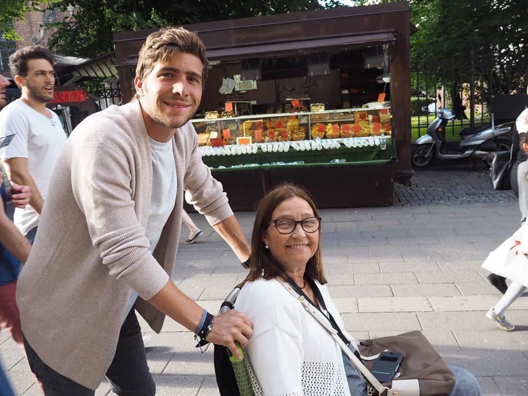 セルジ・ロベルトのインスタグラム：「Avui fa 3 mesos que la vida va decidir separar-nos, però no hi ha un dia que no pensi amb tu. Aquesta foto va ser del viatge a Copenhaguen el 2016, que bé ens ho vam passar. Faria el que fos per tornar a abraçar-te, per donar-te un petó i per viure molts moments junts. T’estimo molt i et trobo a faltar」