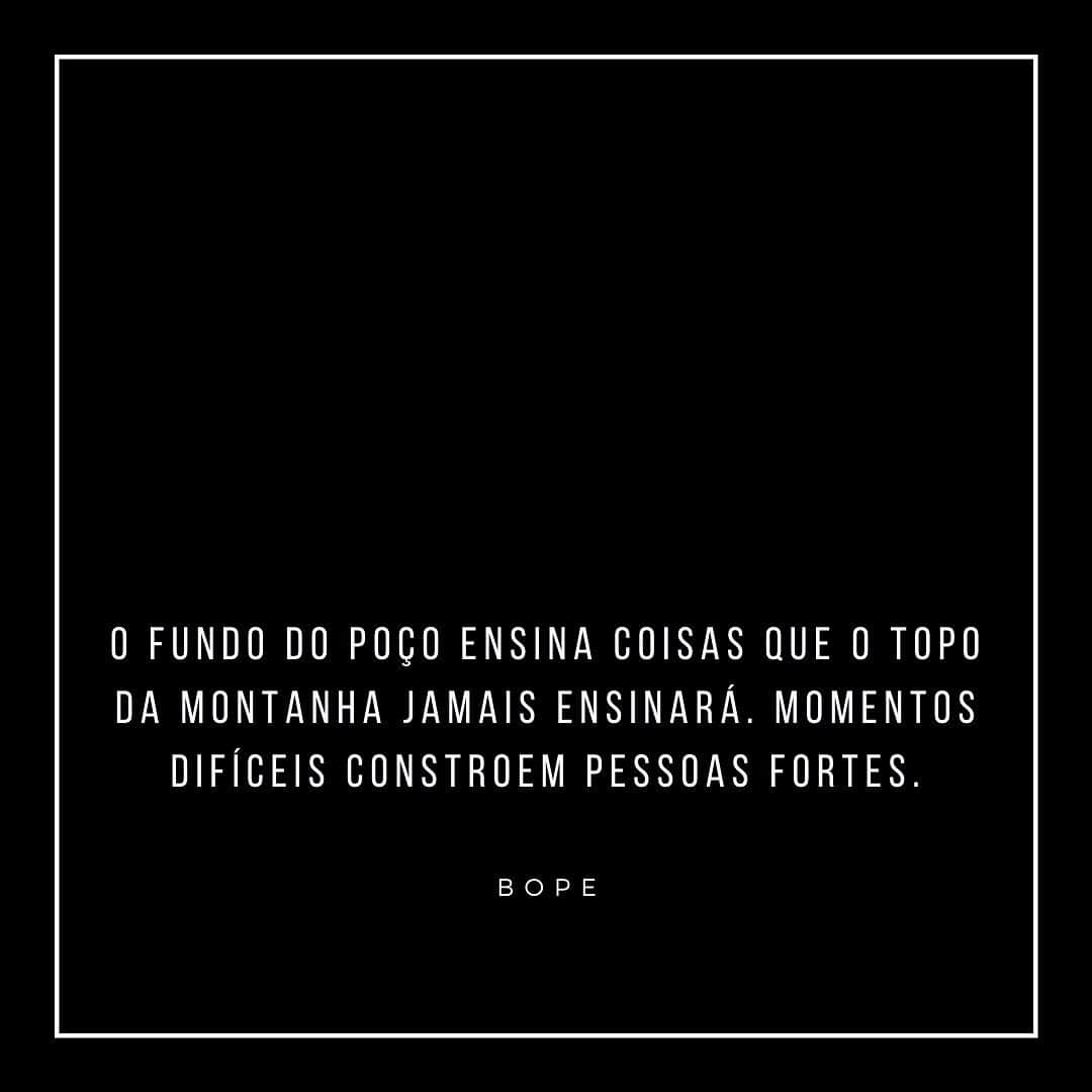 チアゴ・シルヴァのインスタグラム：「Ontem seria o primeiro dia da fase de grupos das eliminatórias pra Copa do Mundo, Brasil 🇧🇷 x Bolívia 🇧🇴. Vivemos um momento difícil, mas como sempre, devemos tirar uma lição de tudo isso. • • Ayer sería el primer dia de la fase de eliminatorias para la Copa del Mundo, Brasil 🇧🇷 vs Bolivia 🇧🇴. Vivimos un momento dificil, pero como siempre debemos aprender una leccion de todo esto. #seleçãobrasileira #selecaobrasileira #cbf  #bolivia #copadomundo #bope  #stopcorona #covid19 #Covid_19 #stopcoronavirus #coronaout #stopcovid19 #stopcovid #ThiagoSilva #CoronaVírus #StopCoronaVírus #stopcovid_19 #coronavirusbrasil #stayathome #fiqueemcasa #euficoemcasa #quedateencasa」